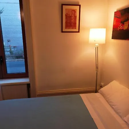 B&B 