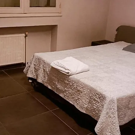 Meublee Dans Fonctionnel A Faire 2 Pas Du Metro Pensionat *
