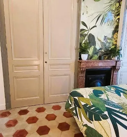 Daire De Charme Au Coeur De *
