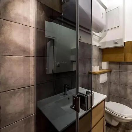 Quiet Center Ail Apartman