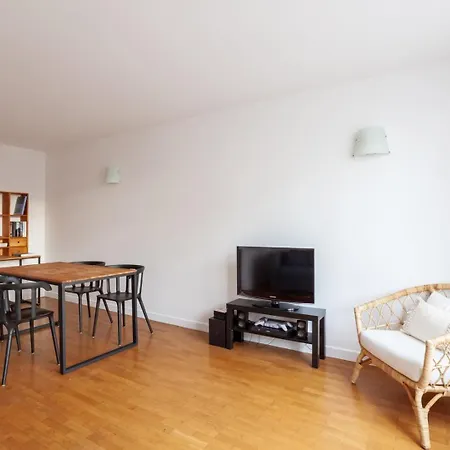 Spacious 1br | Near City Center & Baby-friendly!