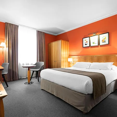 Des Artistes Hotell 3*