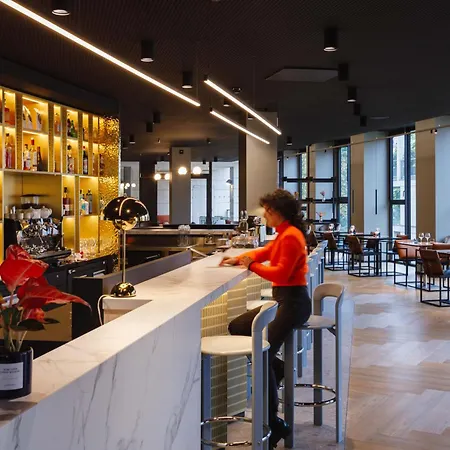 Tribe Croix Rousse 4* ليون