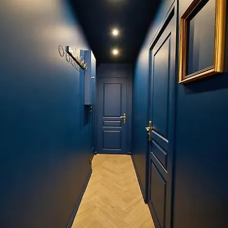 Duguesclin Baroque / De Charme Apartment *