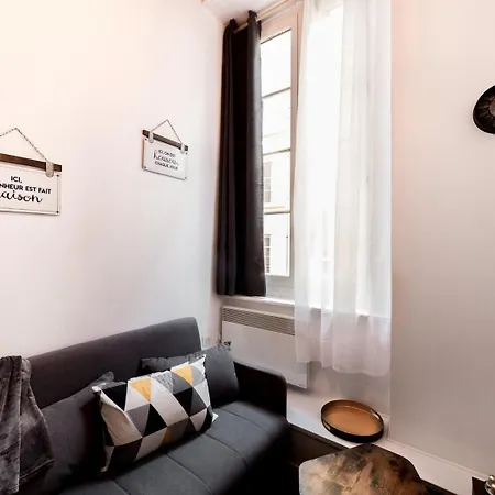 Apartment Duplex On The Slopes Of Croix-rousse Ail