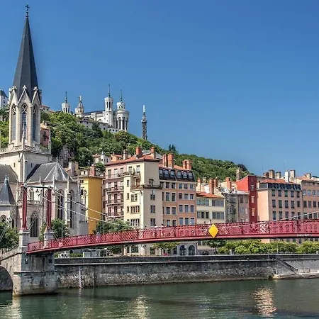 Appartement Calme Et Neuf Au Coeur De *