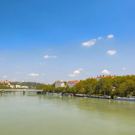 Cosy Et Atypique De Et Quais Du Rhone Appartement