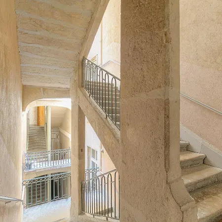 Appartement Atypique Et Cosy De Et Quais Du Rhone *