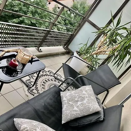 Un Balcon A Monplaisir- 4 Lits -garage - 47m2 Lägenhet Lyon