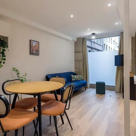 Charming Duplex Nest Newly Renovated *