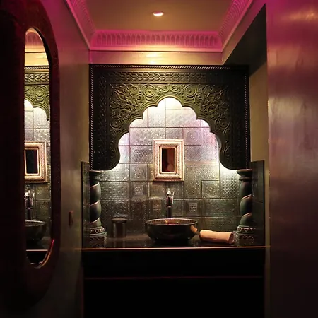 Sheherazade Love hotel *