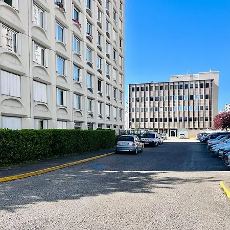 Appartement Apparemment Spacieux T5 *