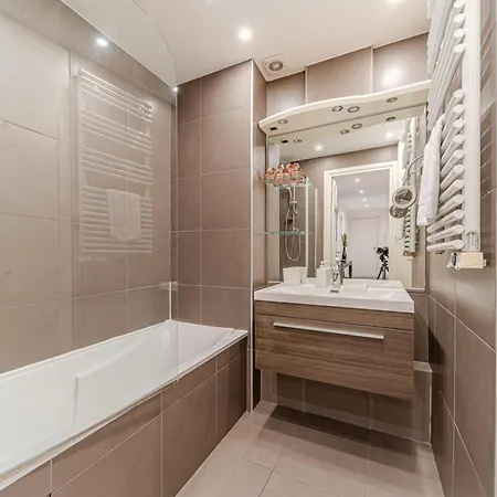 Boileau Charming 2-bedroom Near Tete D'or Lione