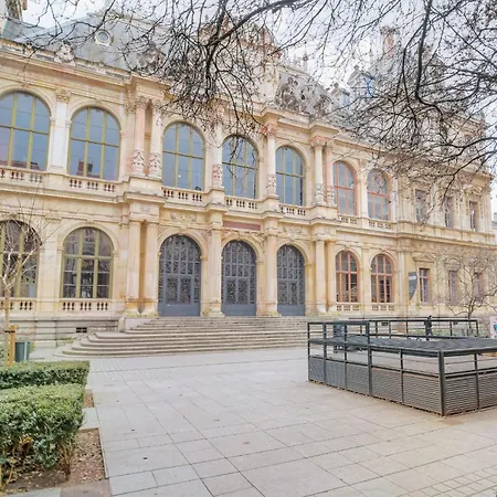 Et Chaleureux A Cordeliers Апартаменты *