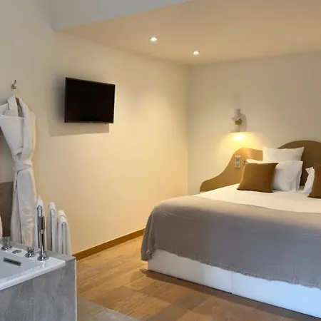 Mihotel Le Gourguillon Hotel