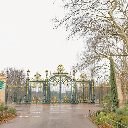 Premium Proche Tete D'or Lione