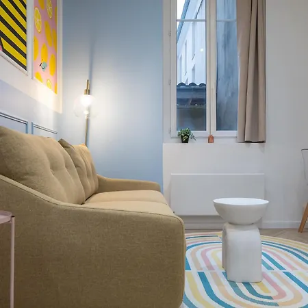 Calm And Design Metro Guichard Daire
