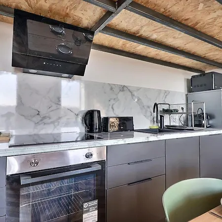 Charming With An Unobstructed View Apartamento *