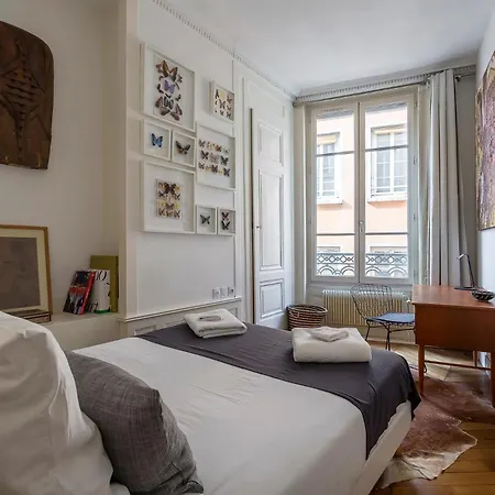 Curiosite - Furnished - Downtown *