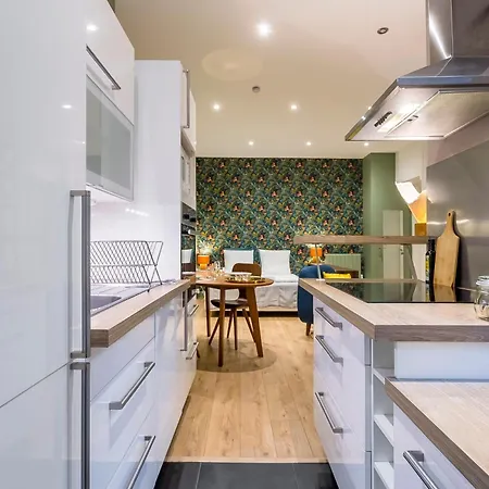 Апартаменты Childebert - Furnished - Downtown *