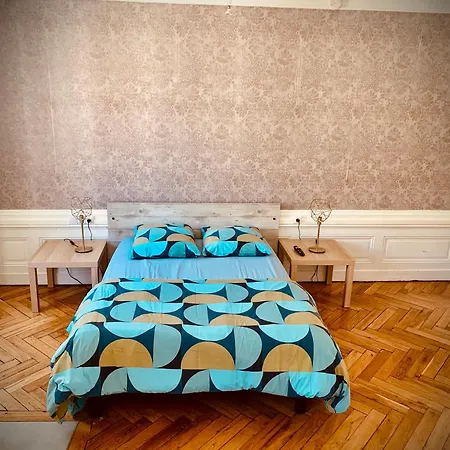 Appartement D: Centre De *