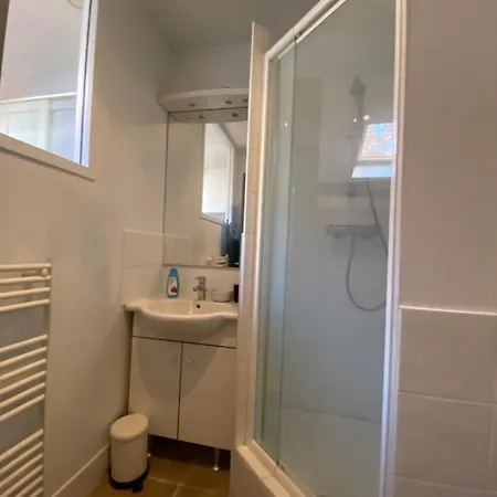 Apartamento Lovely In The 9th Arrondissement Near The Quays *