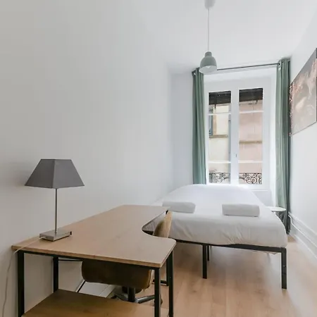 Guestready - Old Retreat Steps From The Metro