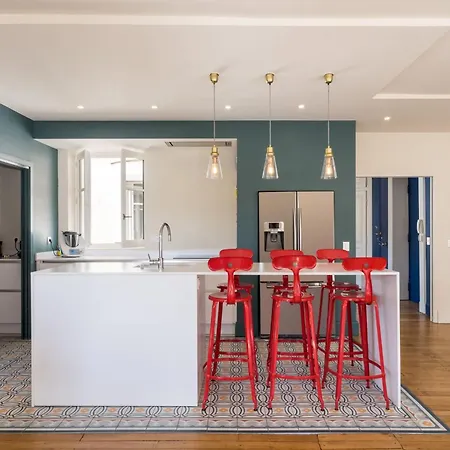 - Renovated Floor Apartment *