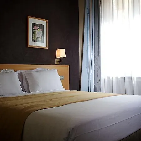 Des Artistes Hotell Lyon