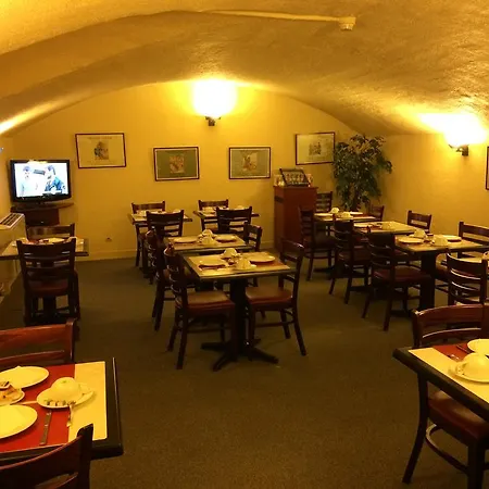 Hotel Elysee 2*