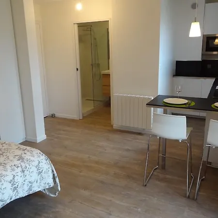 La Haut Sur La Colline Апартаменты *