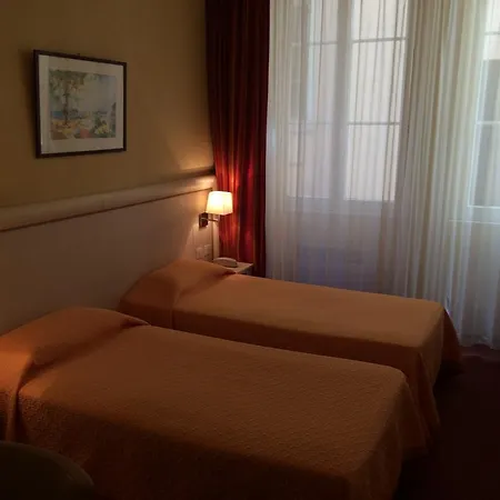 Hotel Elysee 2*