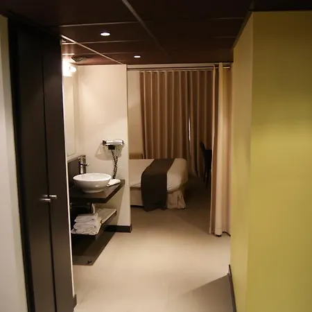 Hotel Perrache 3*