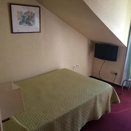 Hotel Elysee 2*