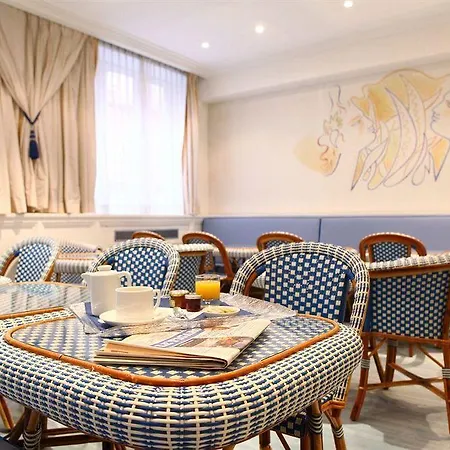 Des Artistes Hotell 3*