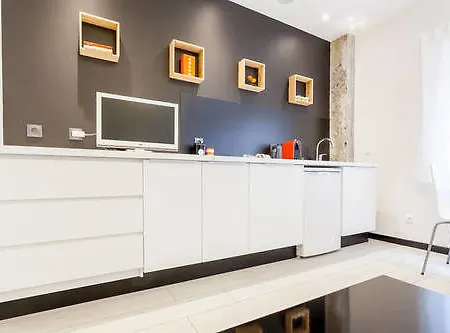 Apartamento Le 9eme- Metro Valmy-homalyon