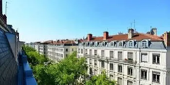 Ambiance - Lyonnais * Лион