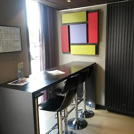 Hotel Perrache 3*