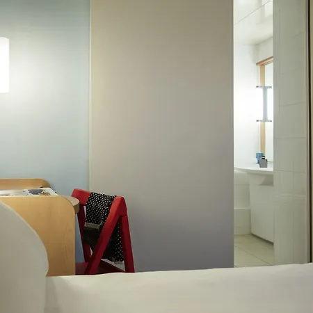 Ibis Gerland Musee Des Confluences 3* Lyon